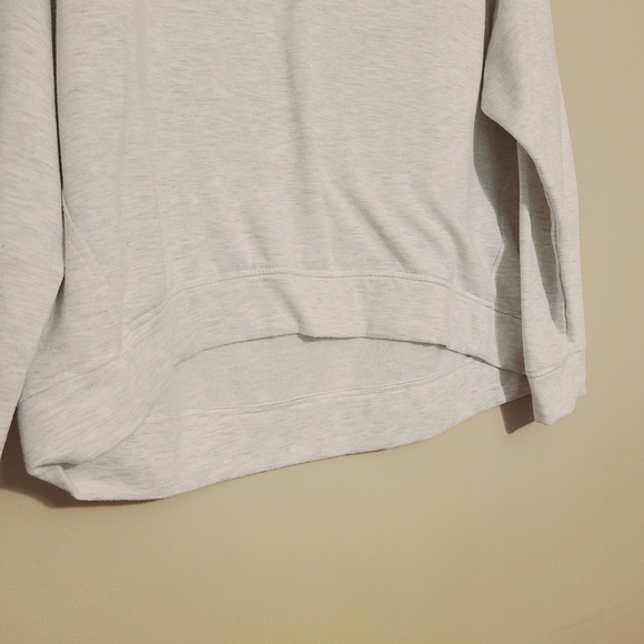 Rae Dunn | Women's Gray XOXO Graphic Sweatshirt (Size XL) - Picture 7 of 9